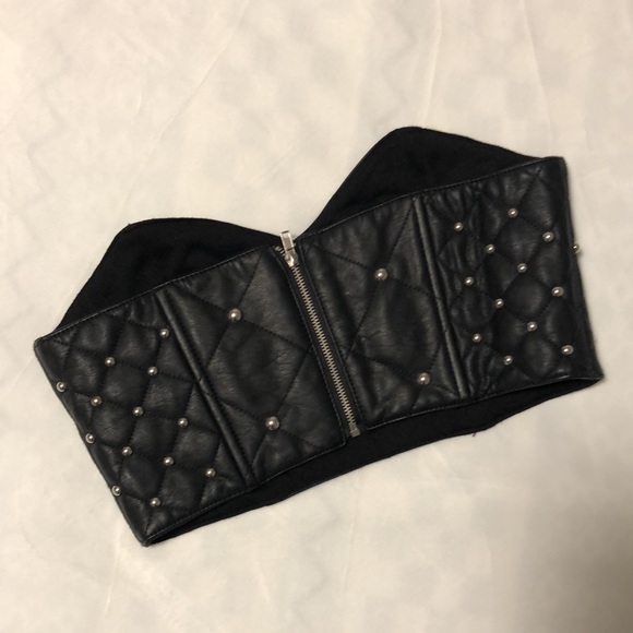 Studded Crop top - Picture 2 of 3